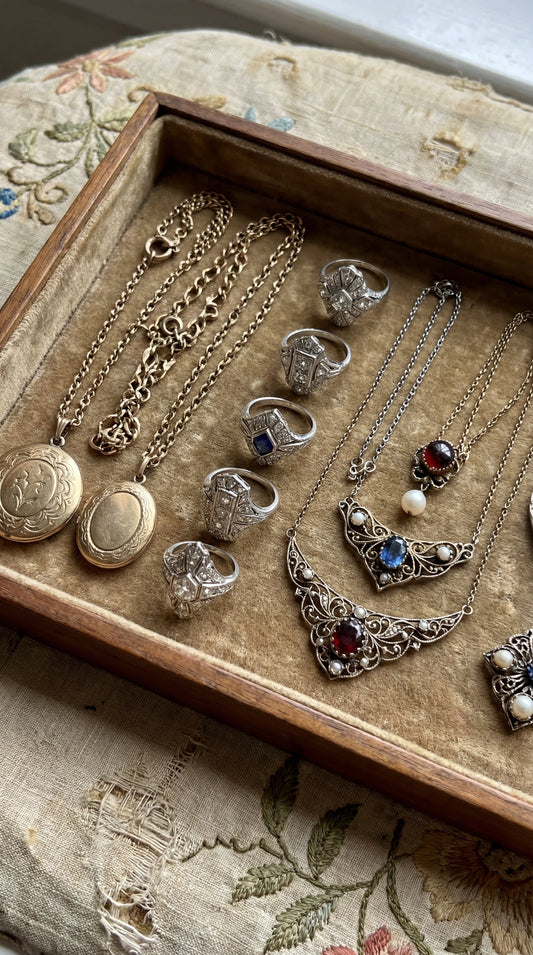 Five Signs of Quality Vintage Pieces Worth Buying