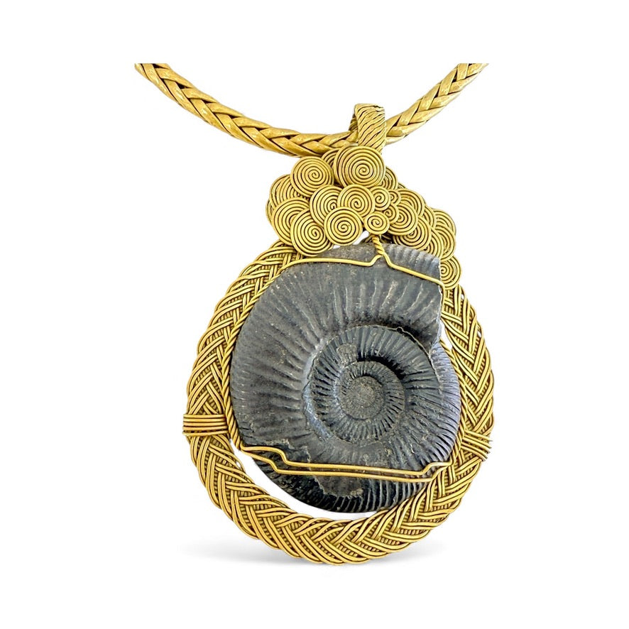 LA SOMBRA SAGRADA - The Sacred Shadow